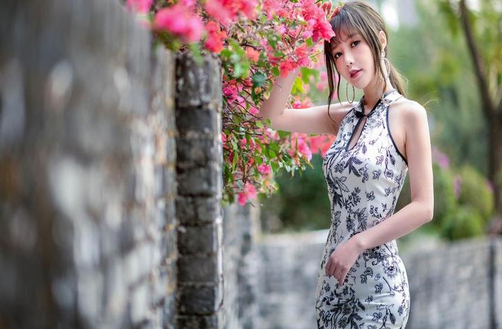 警花妈妈在执勤中