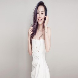 女主穿越进18游戏NPC：虚拟与现实的奇幻交织